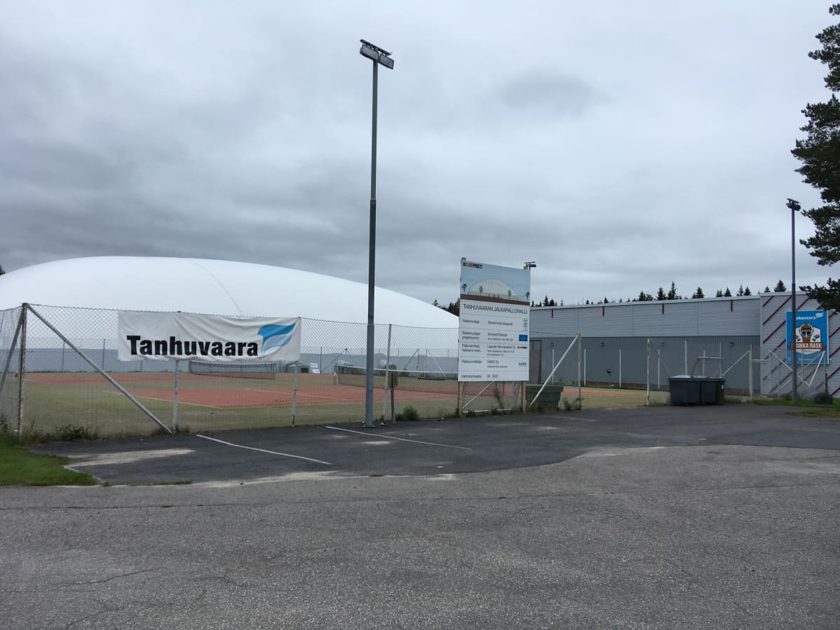 Ein Hallenfussballplatz mit einer Soccerhalle der nächsten Generation